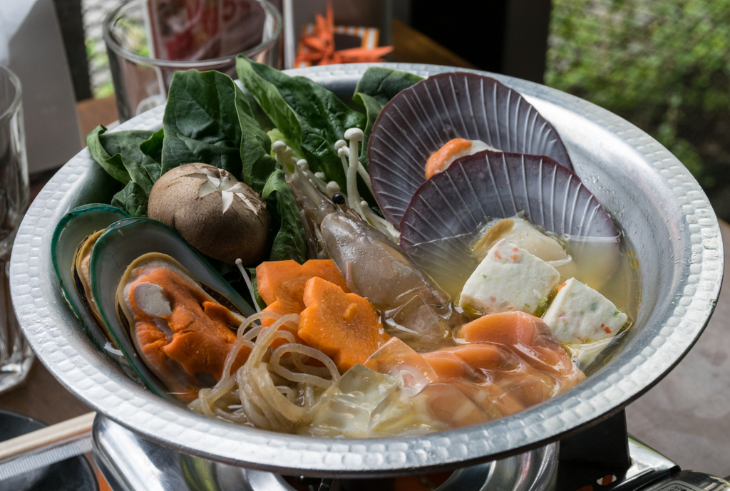 How to Enjoy Japanese Hot Pot at Home